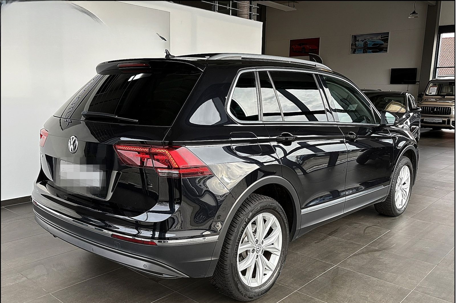 Volkswagen Tiguan 2.0 TDI DSG Highline 4M Pano ActiveInfo foto 8