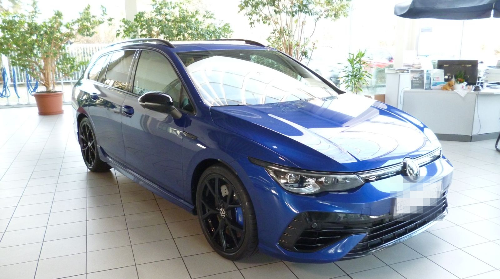 Volkswagen Golf VIII Variant R 4M 2,0 TSI/DSG*BLACK STYLE*M foto 3