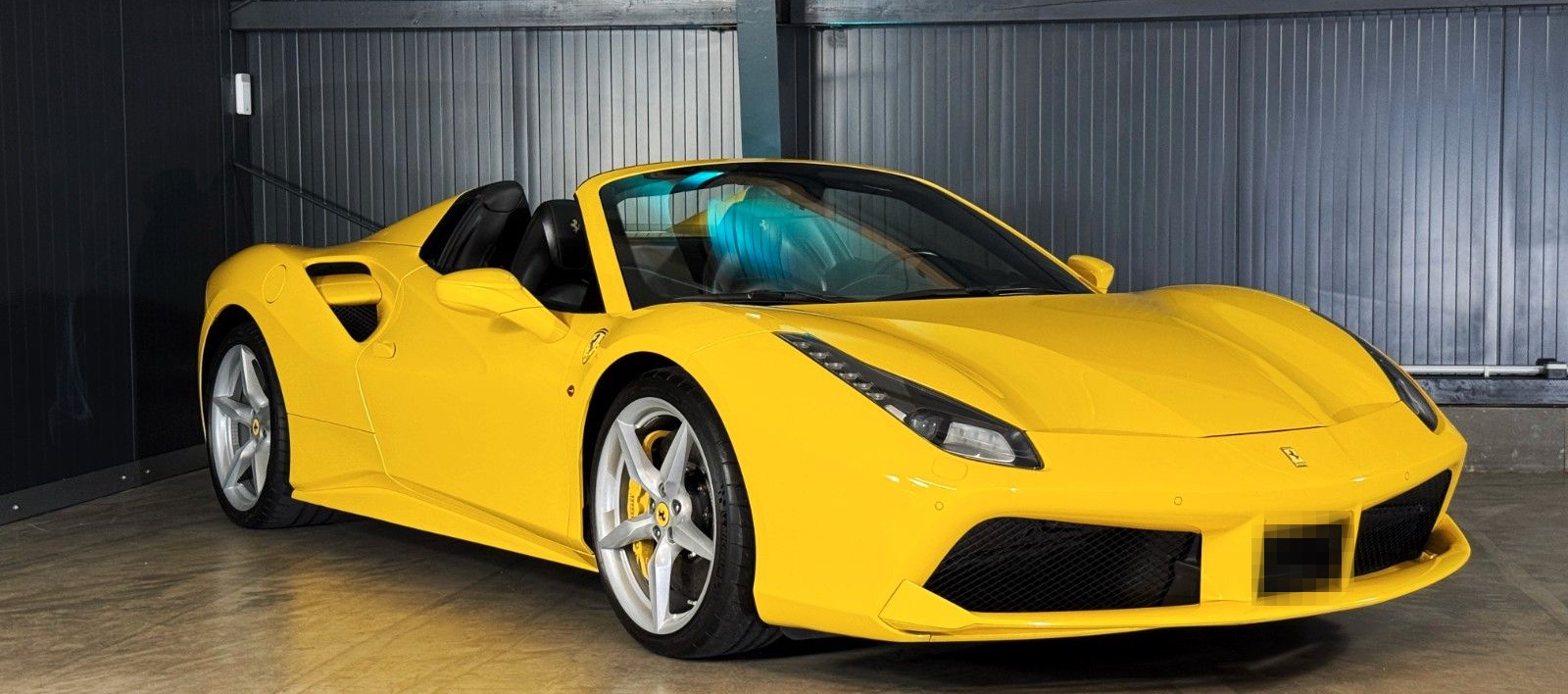 Ferrari 488 Spider + Giallo Modena + Scuderia Shields foto 4