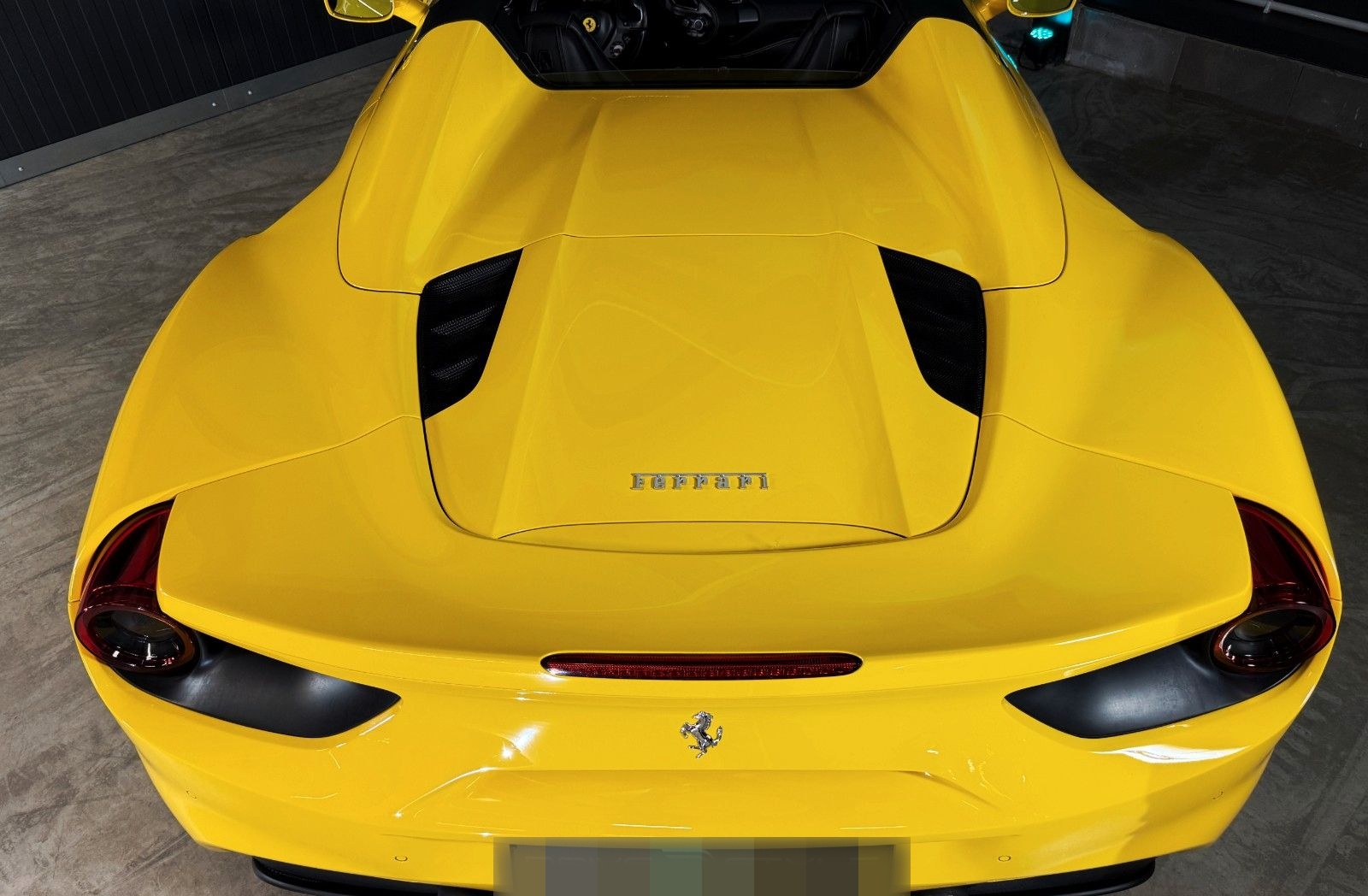 Ferrari 488 Spider + Giallo Modena + Scuderia Shields foto 8
