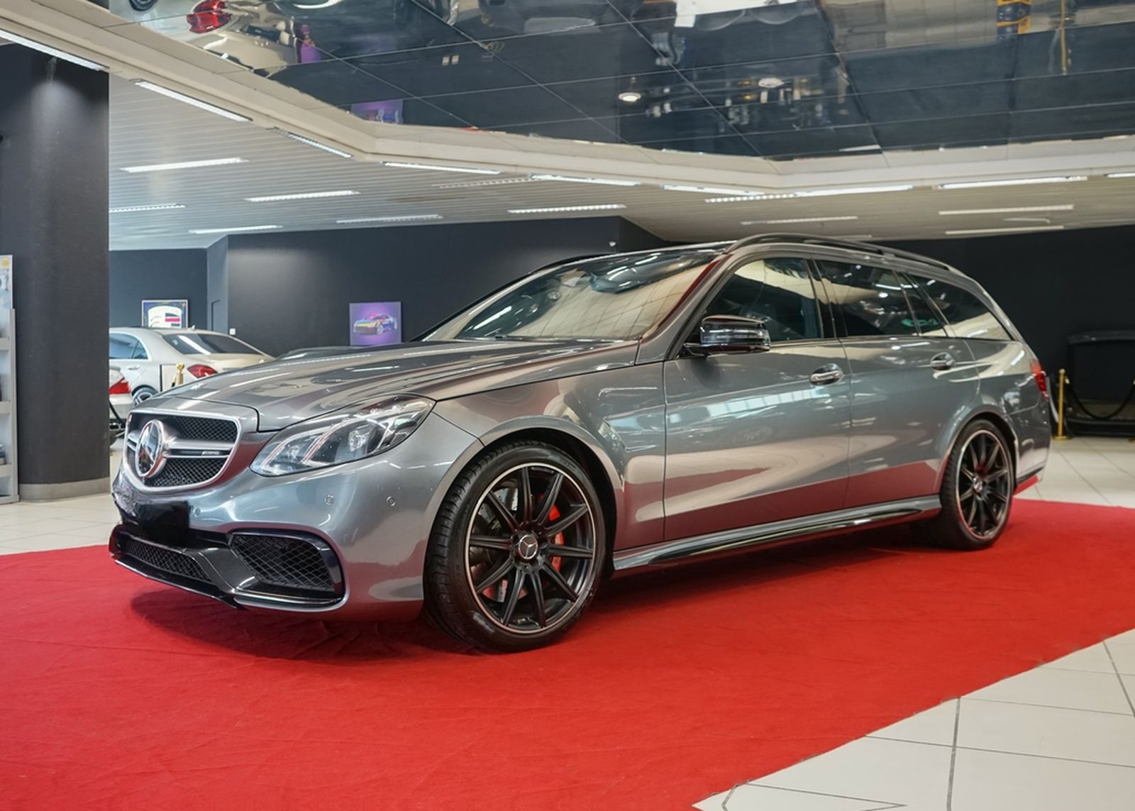 Mercedes-Benz E 63 AMG S 4M DriversPack Keyless B&O NightPaket foto 3