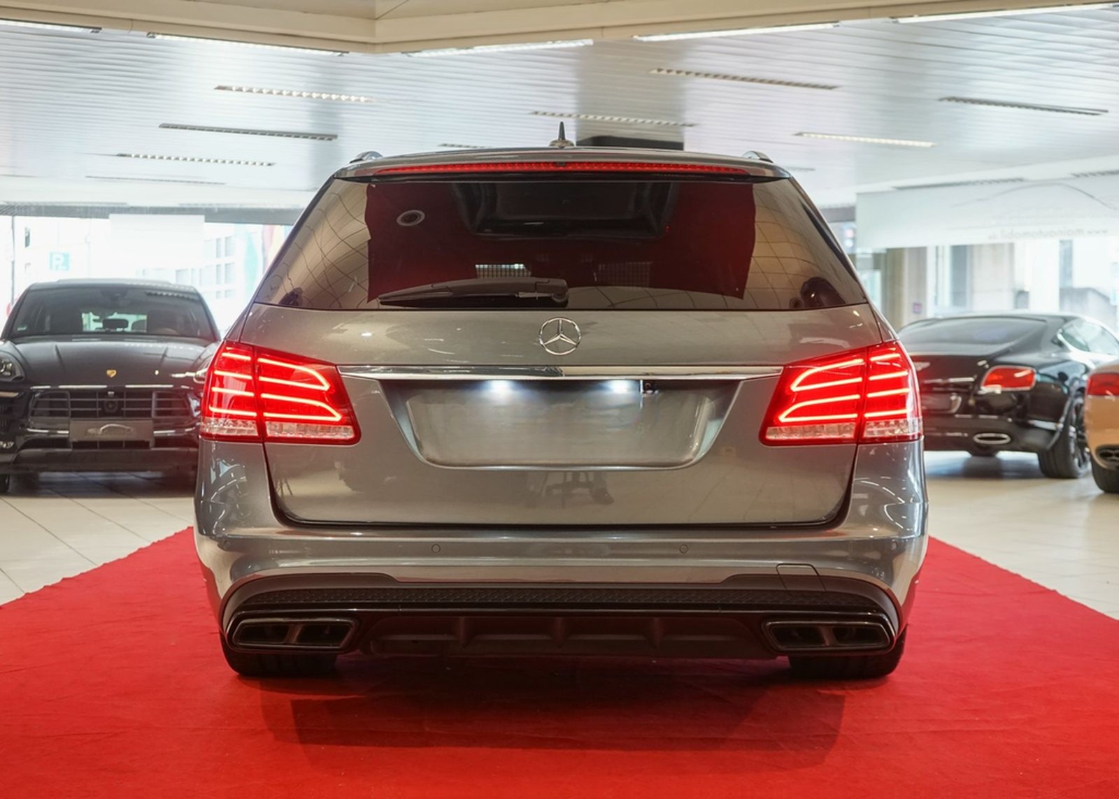 Mercedes-Benz E 63 AMG S 4M DriversPack Keyless B&O NightPaket foto 7