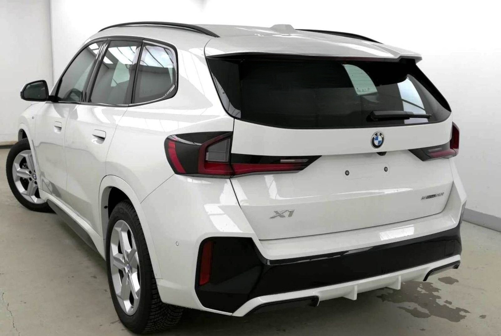 BMW X1 sDrive 20i M Sport HeadUp ACC 360°Kam eSitze foto 3