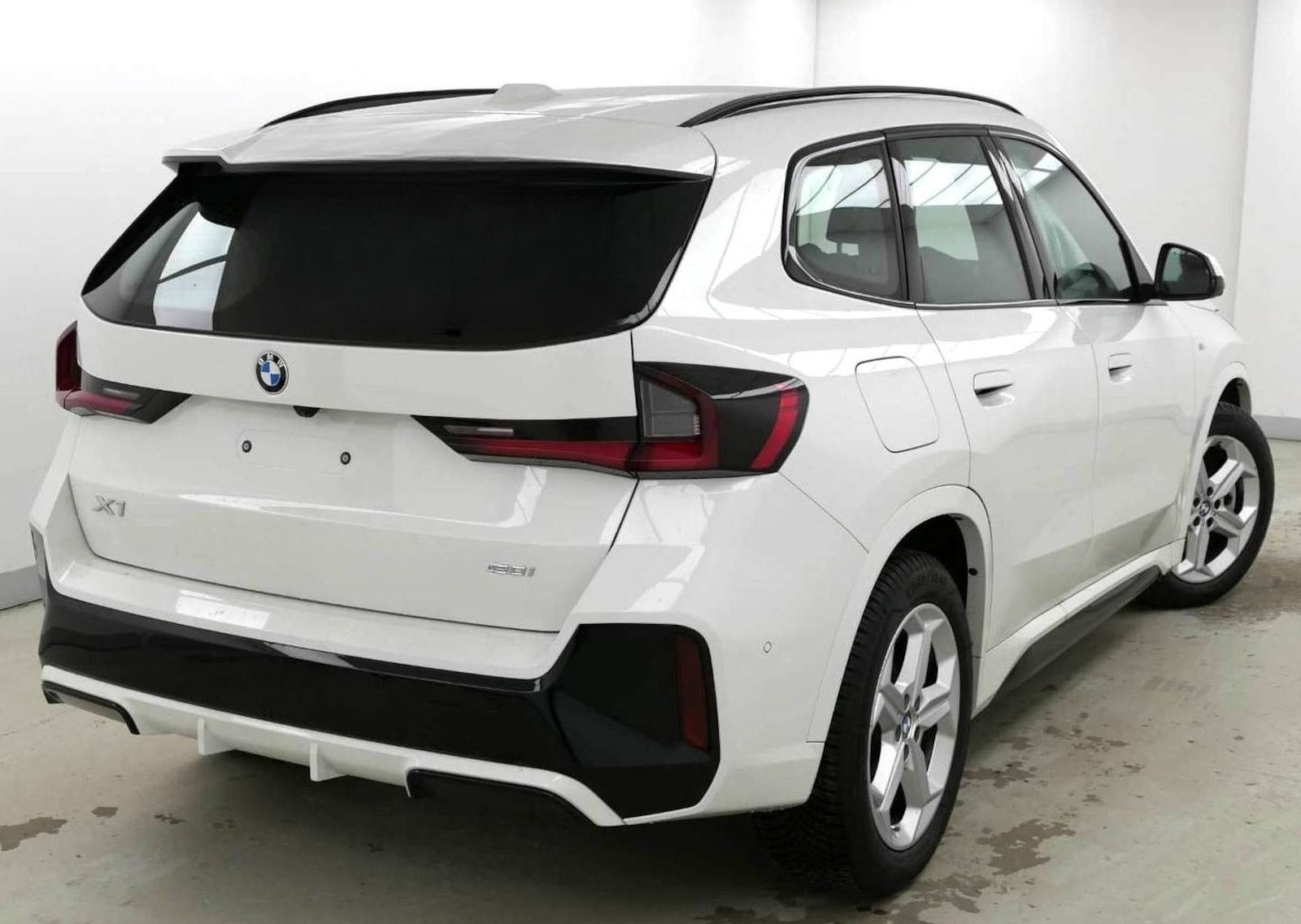BMW X1 sDrive 20i M Sport HeadUp ACC 360°Kam eSitze foto 4