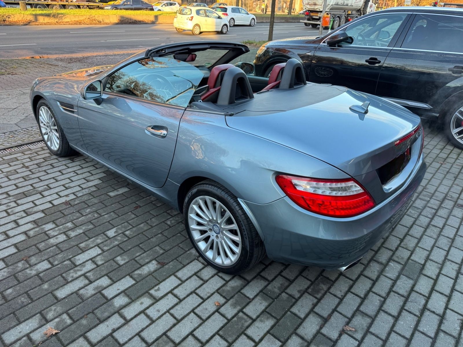 Mercedes-Benz SLK 350 Edition  NAVI-XENON-Leder foto 12