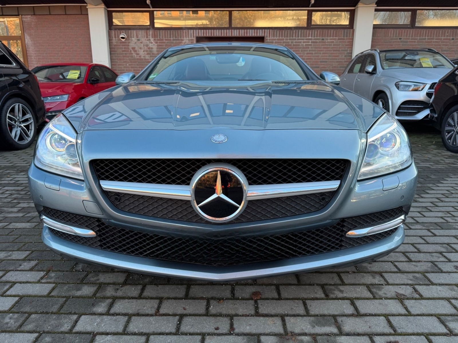 Mercedes-Benz SLK 350 Edition  NAVI-XENON-Leder foto 3