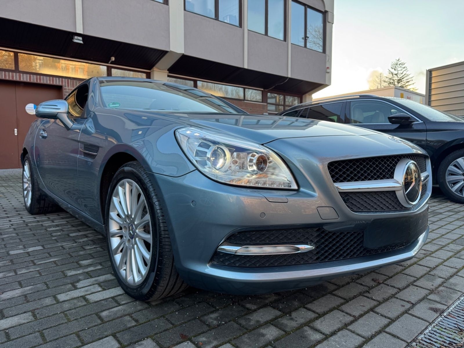 Mercedes-Benz SLK 350 Edition  NAVI-XENON-Leder foto 5