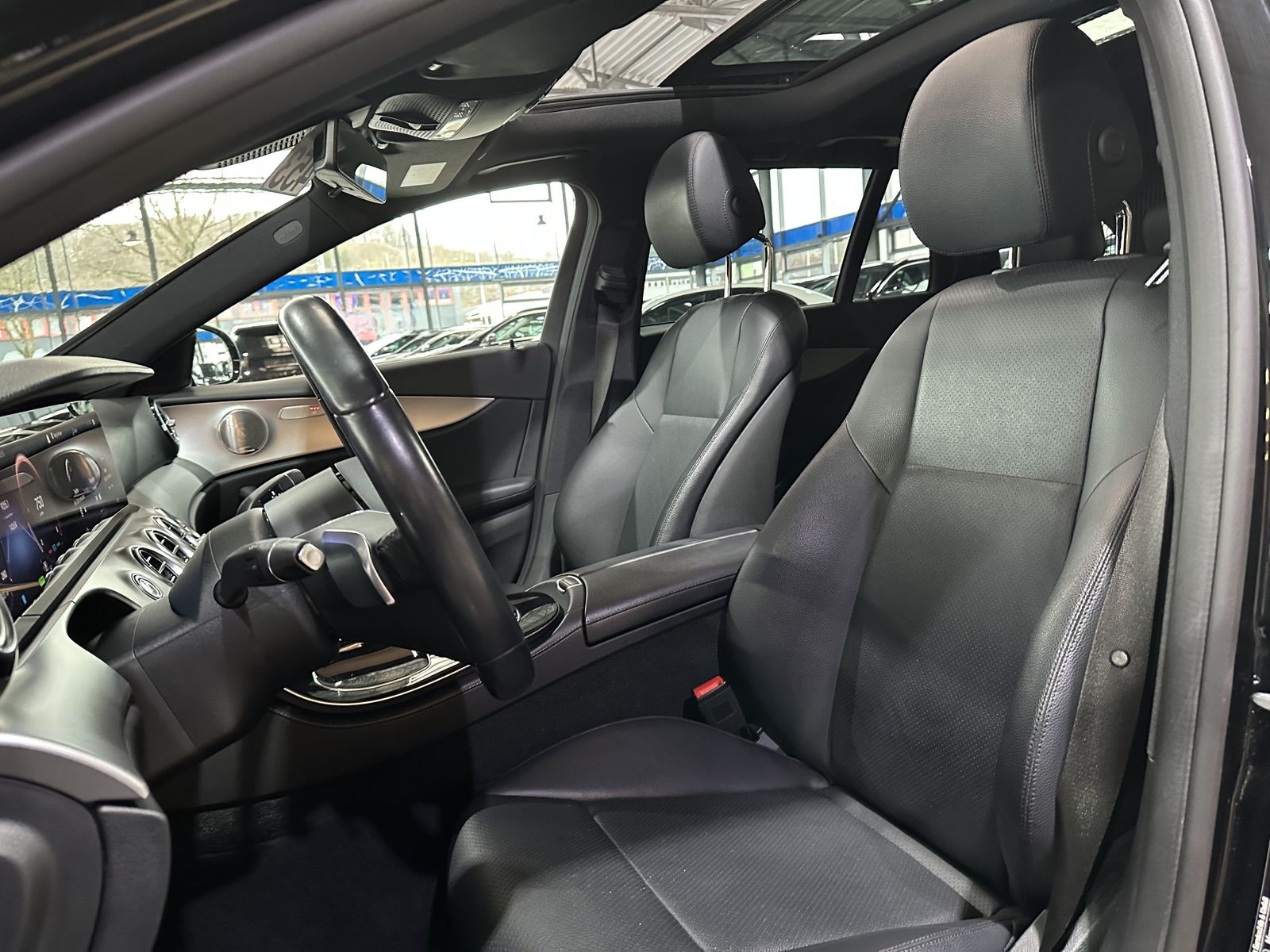 Mercedes-Benz E 300 d*4M*AMG Line*Night-Paket*Pano*LED*Leder* foto 12