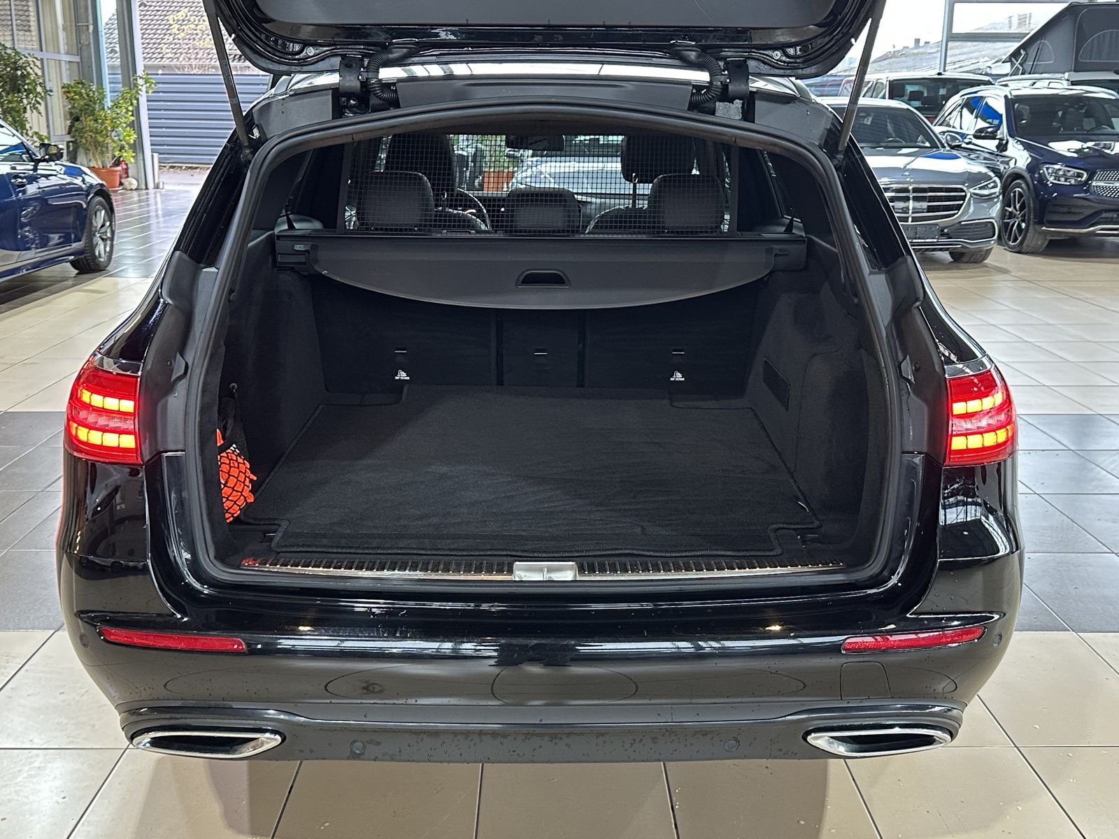 Mercedes-Benz E 300 d*4M*AMG Line*Night-Paket*Pano*LED*Leder* foto 6