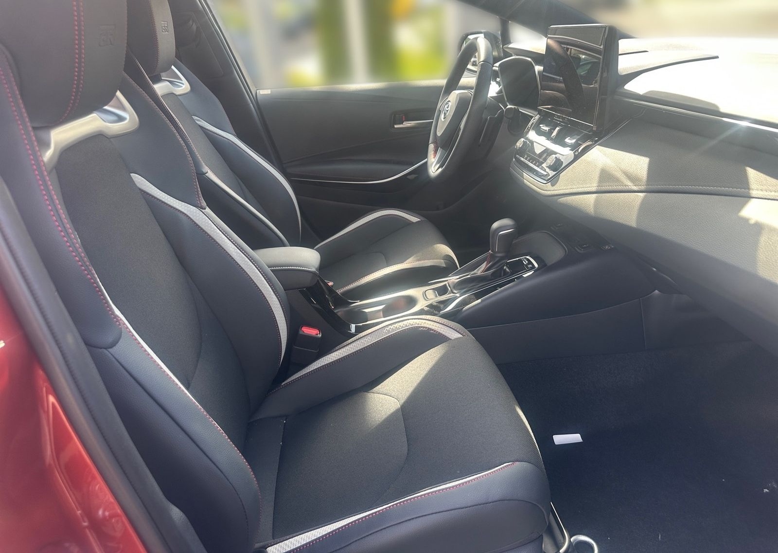 Toyota Corolla Hybrid GR Sport2,0-l-Hybrid Stufenloses  foto 14