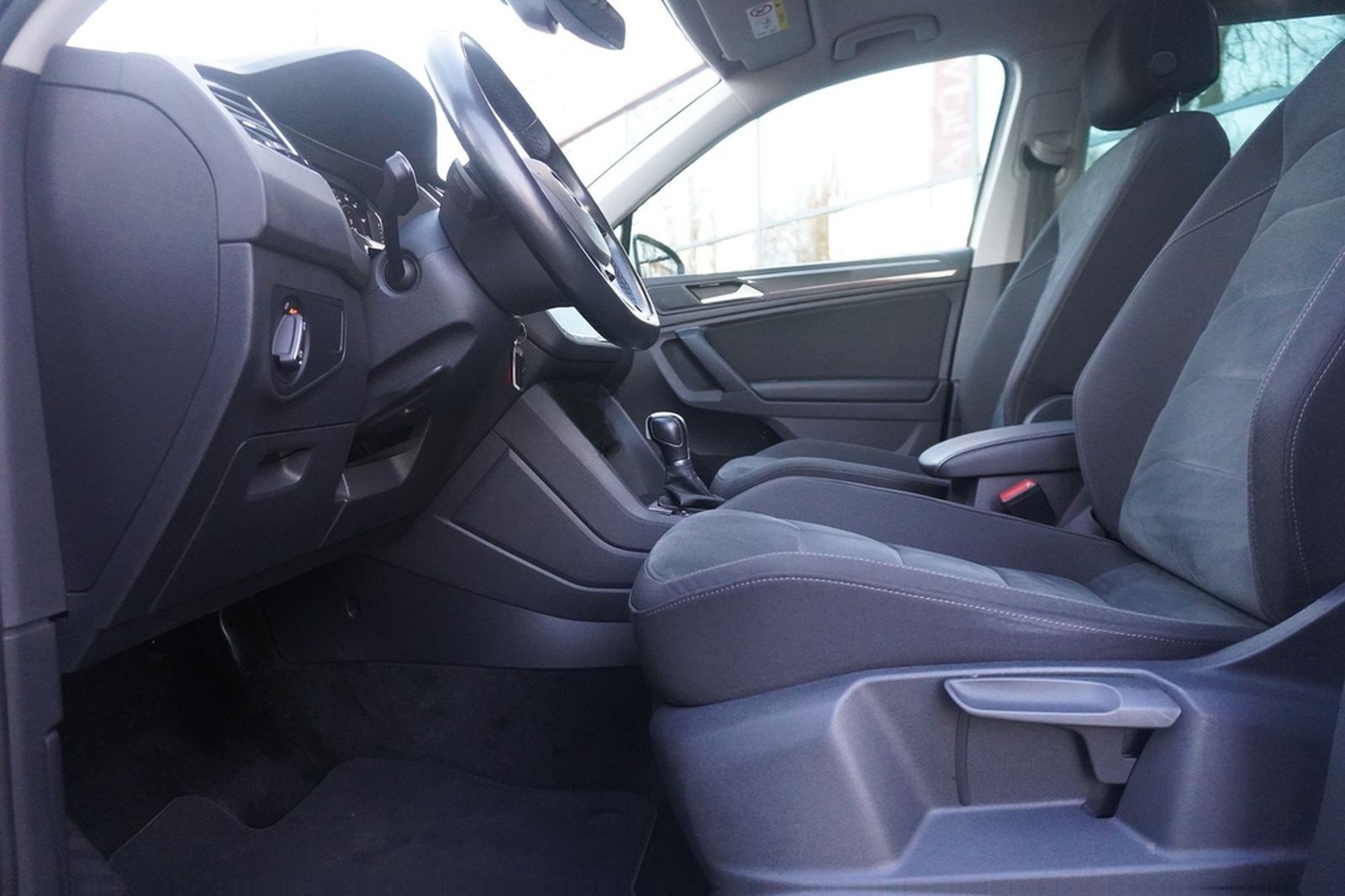 Volkswagen Tiguan 2.0 Highline 4Motion LED Panorama PDC ACC foto 11