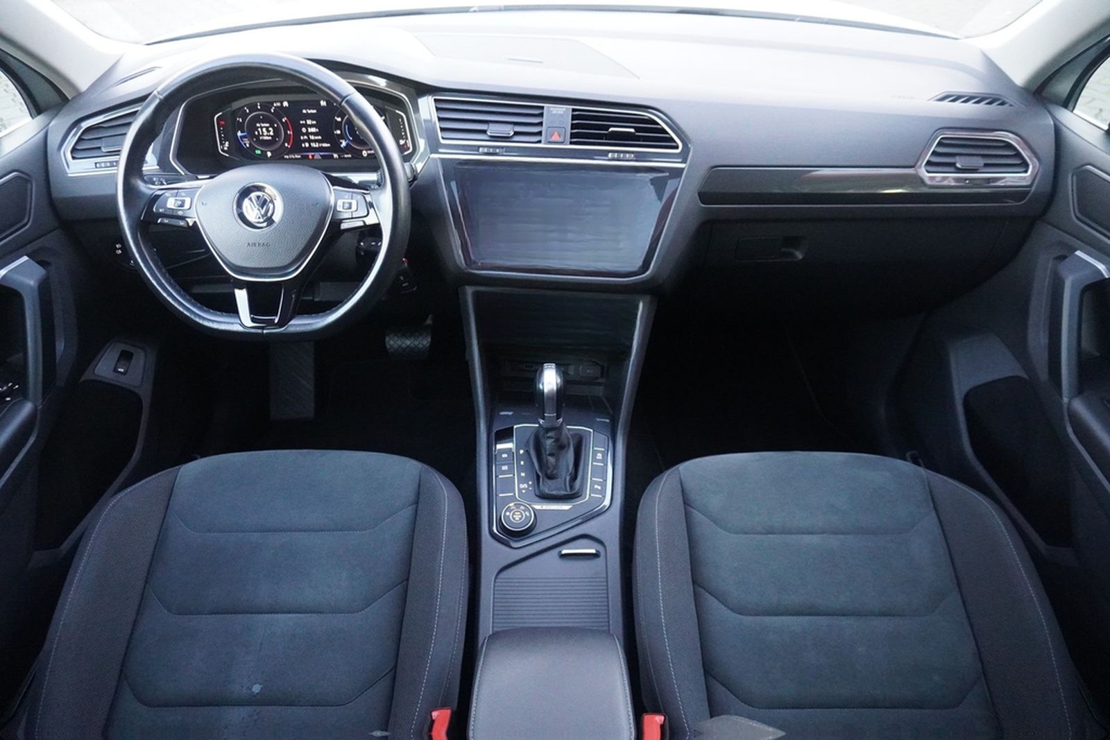 Volkswagen Tiguan 2.0 Highline 4Motion LED Panorama PDC ACC foto 16