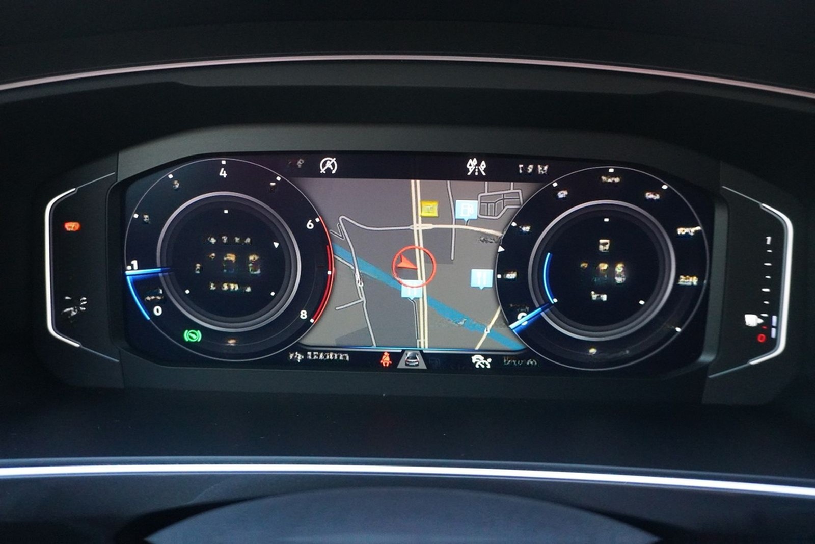 Volkswagen Tiguan 2.0 Highline 4Motion LED Panorama PDC ACC foto 18