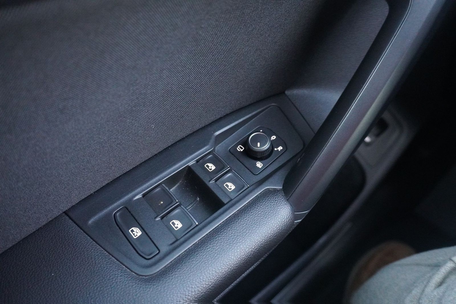 Volkswagen Tiguan 2.0 Highline 4Motion LED Panorama PDC ACC foto 19