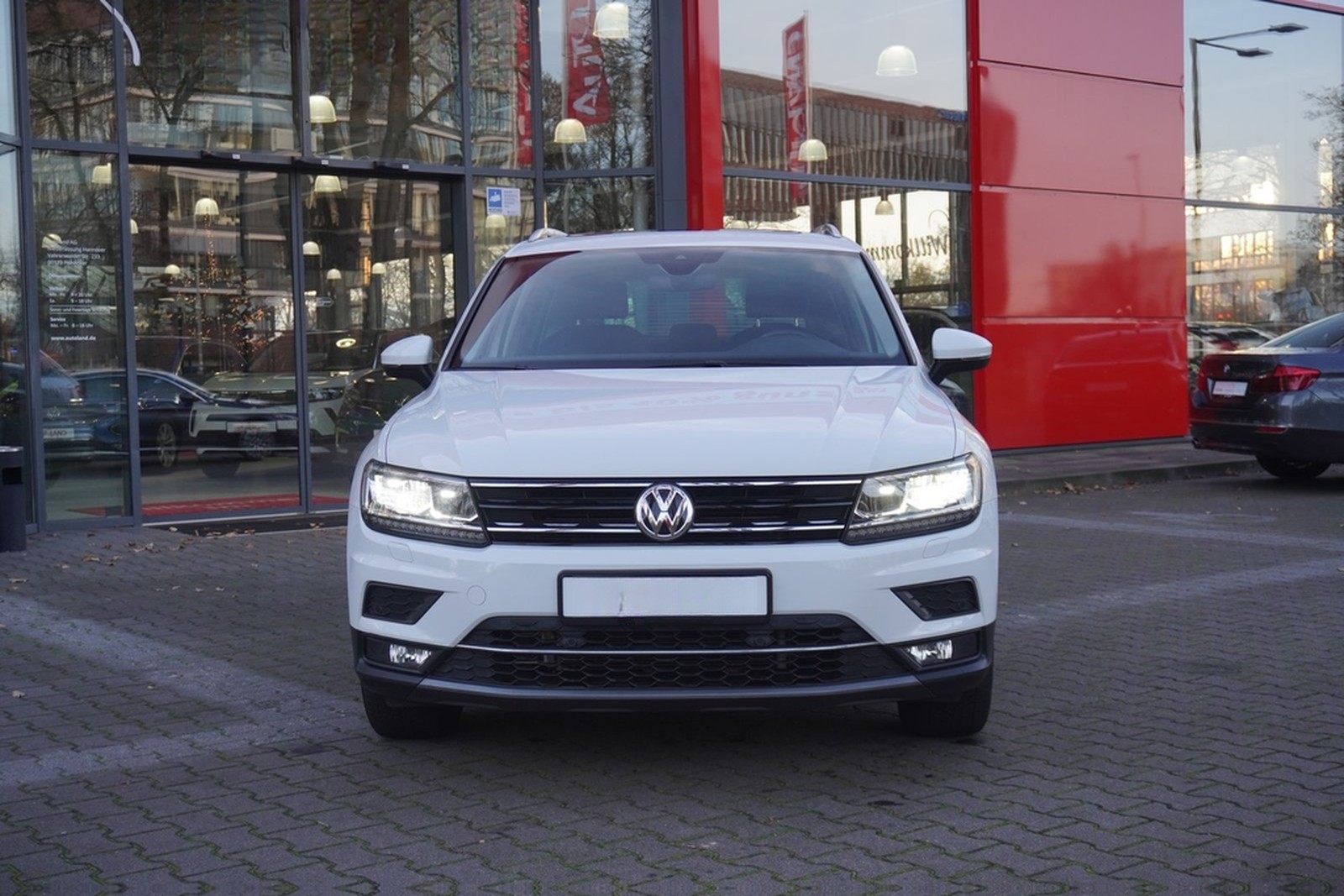 Volkswagen Tiguan 2.0 Highline 4Motion LED Panorama PDC ACC foto 3