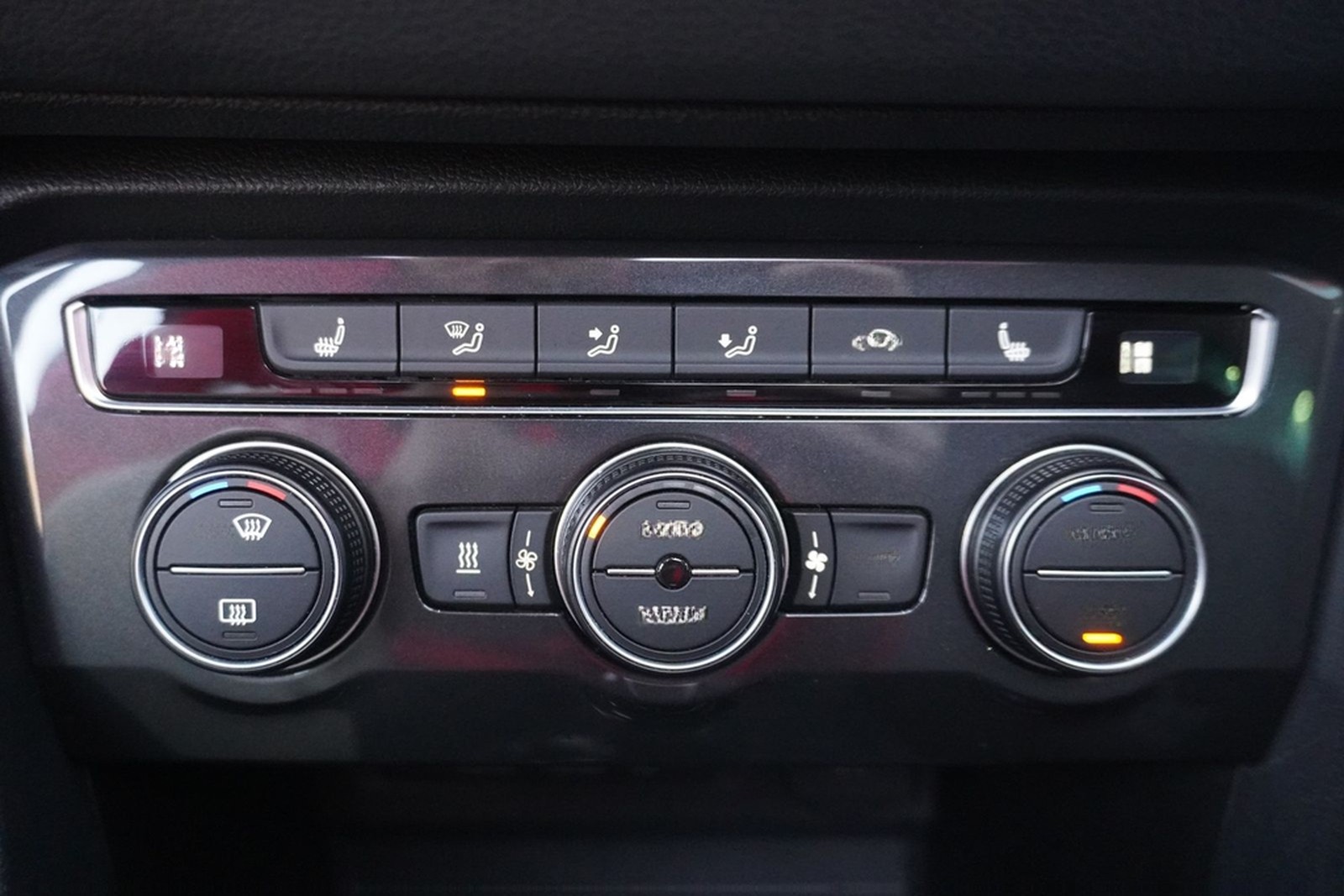 Volkswagen Tiguan 2.0 Highline 4Motion LED Panorama PDC ACC foto 28
