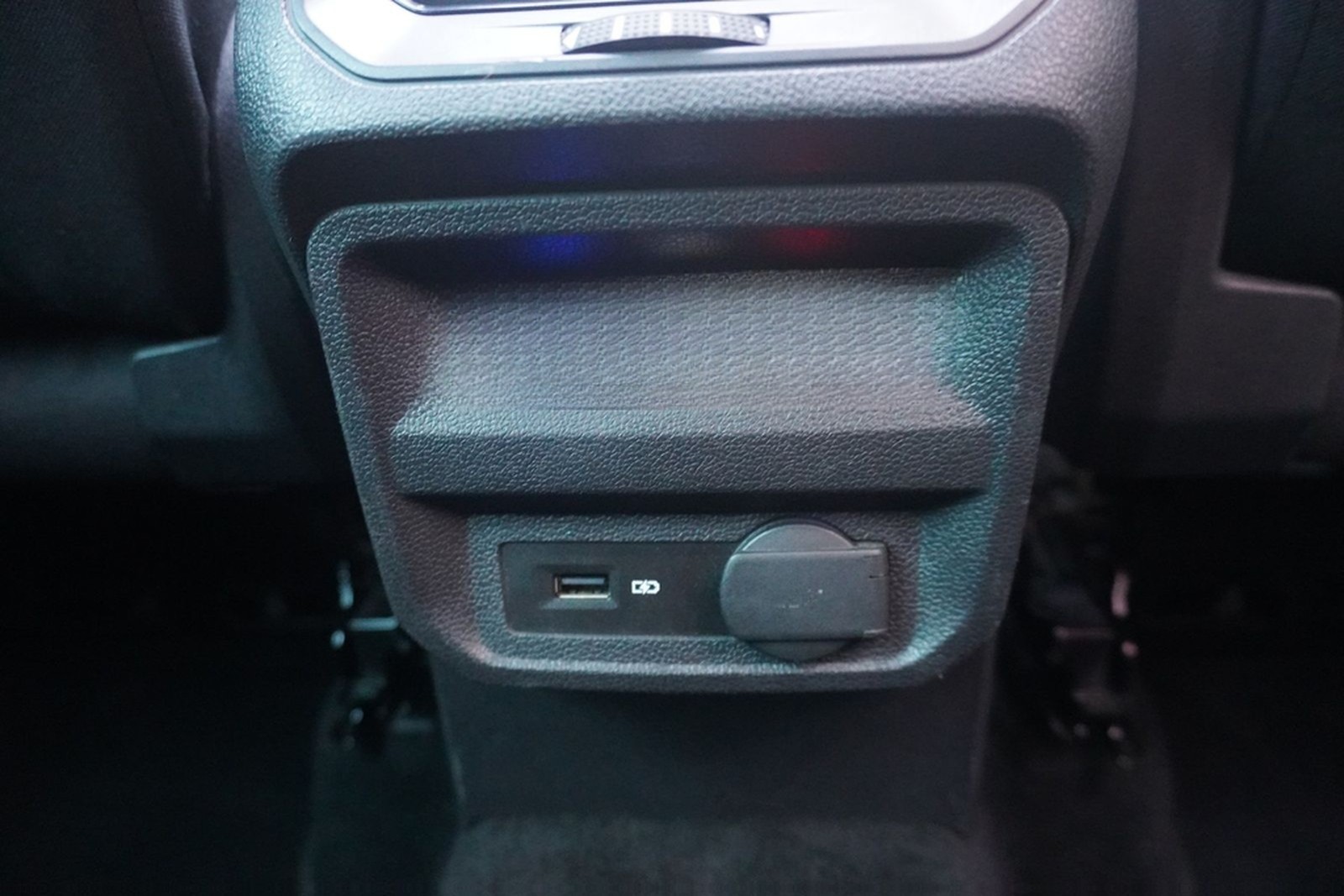 Volkswagen Tiguan 2.0 Highline 4Motion LED Panorama PDC ACC foto 32