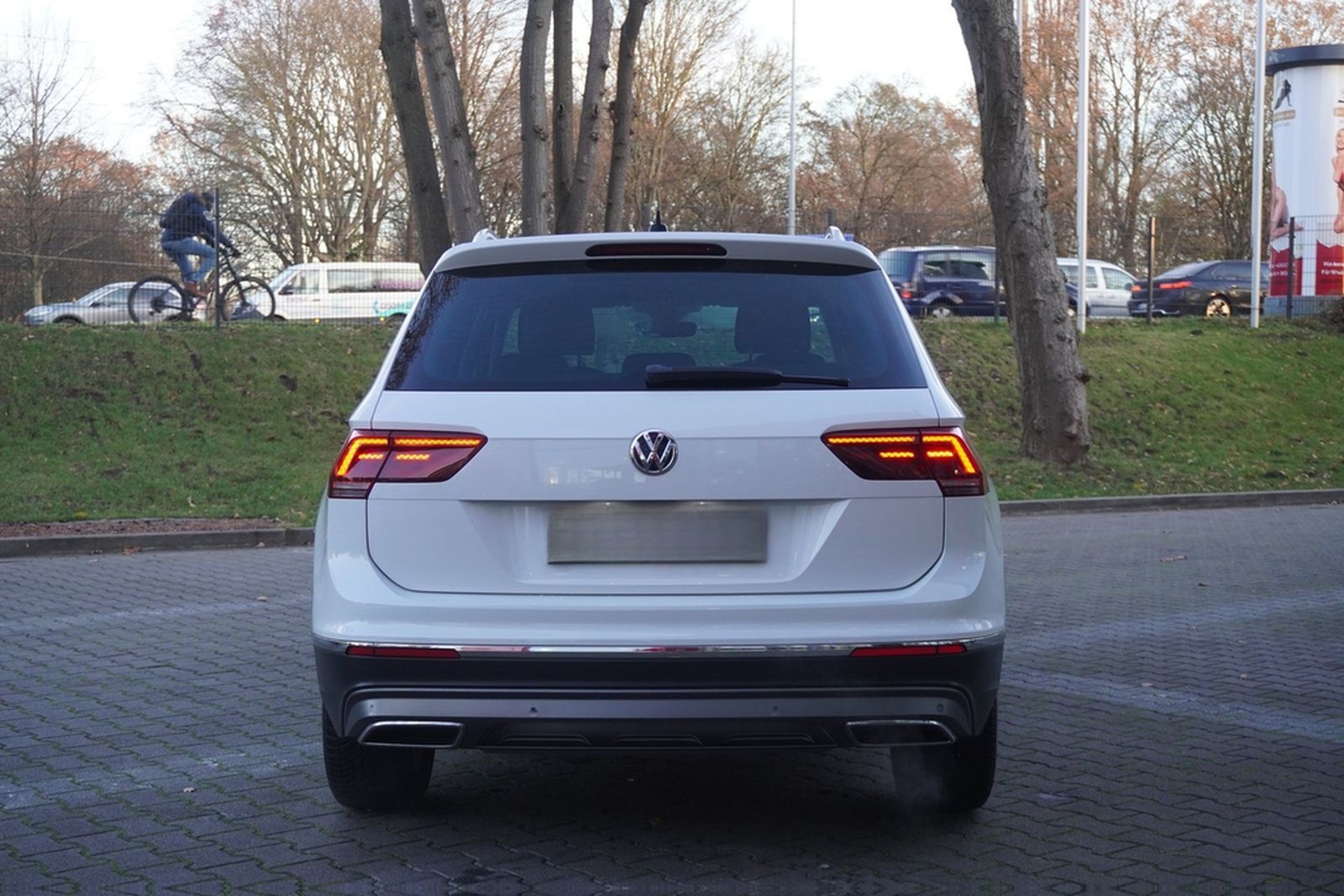 Volkswagen Tiguan 2.0 Highline 4Motion LED Panorama PDC ACC foto 7