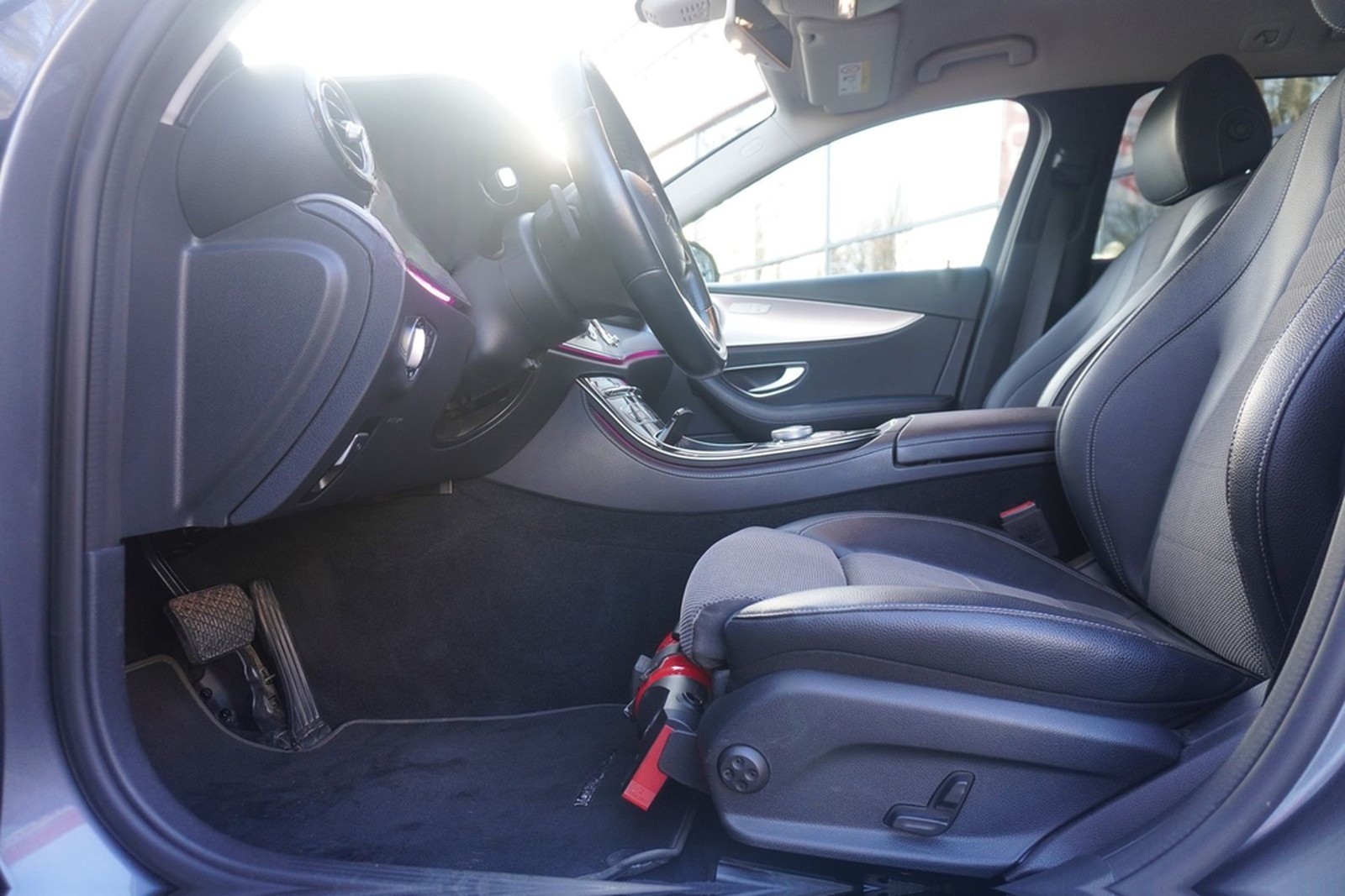 Mercedes-Benz E200 T-Modell LED 360° Navi Keyless-Go Tempomat foto 11