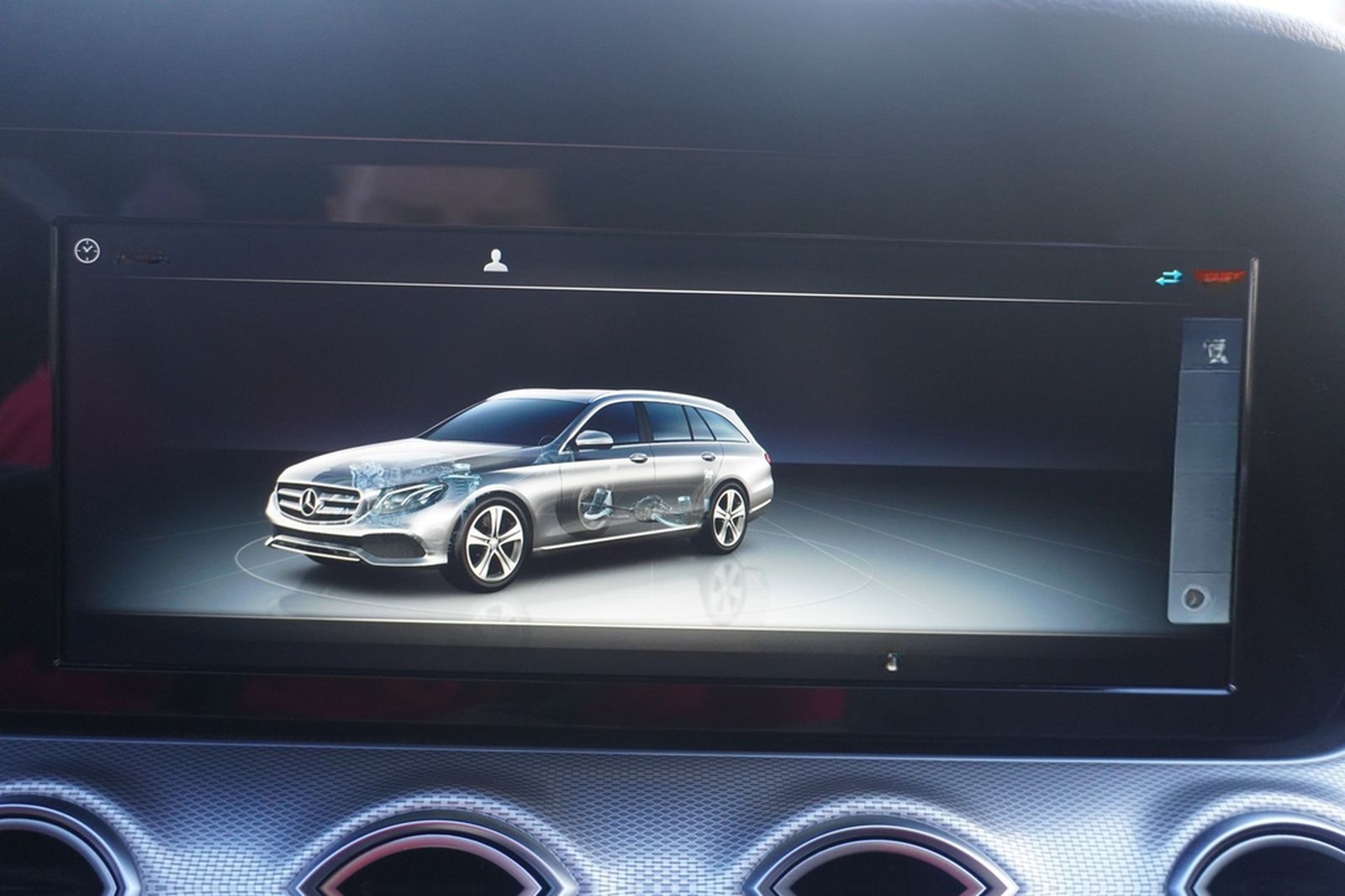 Mercedes-Benz E200 T-Modell LED 360° Navi Keyless-Go Tempomat foto 24