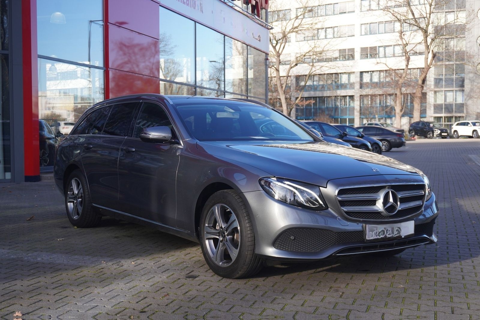Mercedes-Benz E200 T-Modell LED 360° Navi Keyless-Go Tempomat foto 4