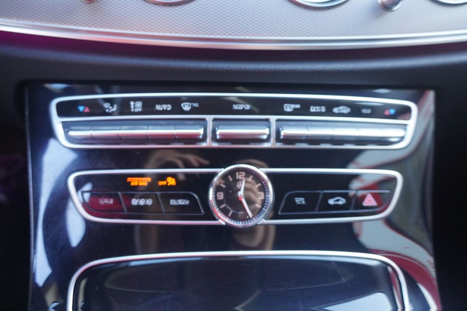 Mercedes-Benz E200 T-Modell LED 360° Navi Keyless-Go Tempomat foto 32
