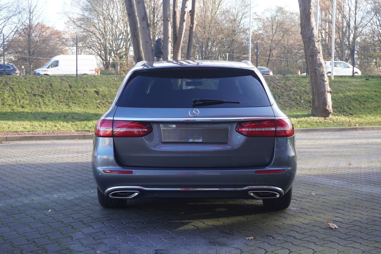 Mercedes-Benz E200 T-Modell LED 360° Navi Keyless-Go Tempomat foto 7