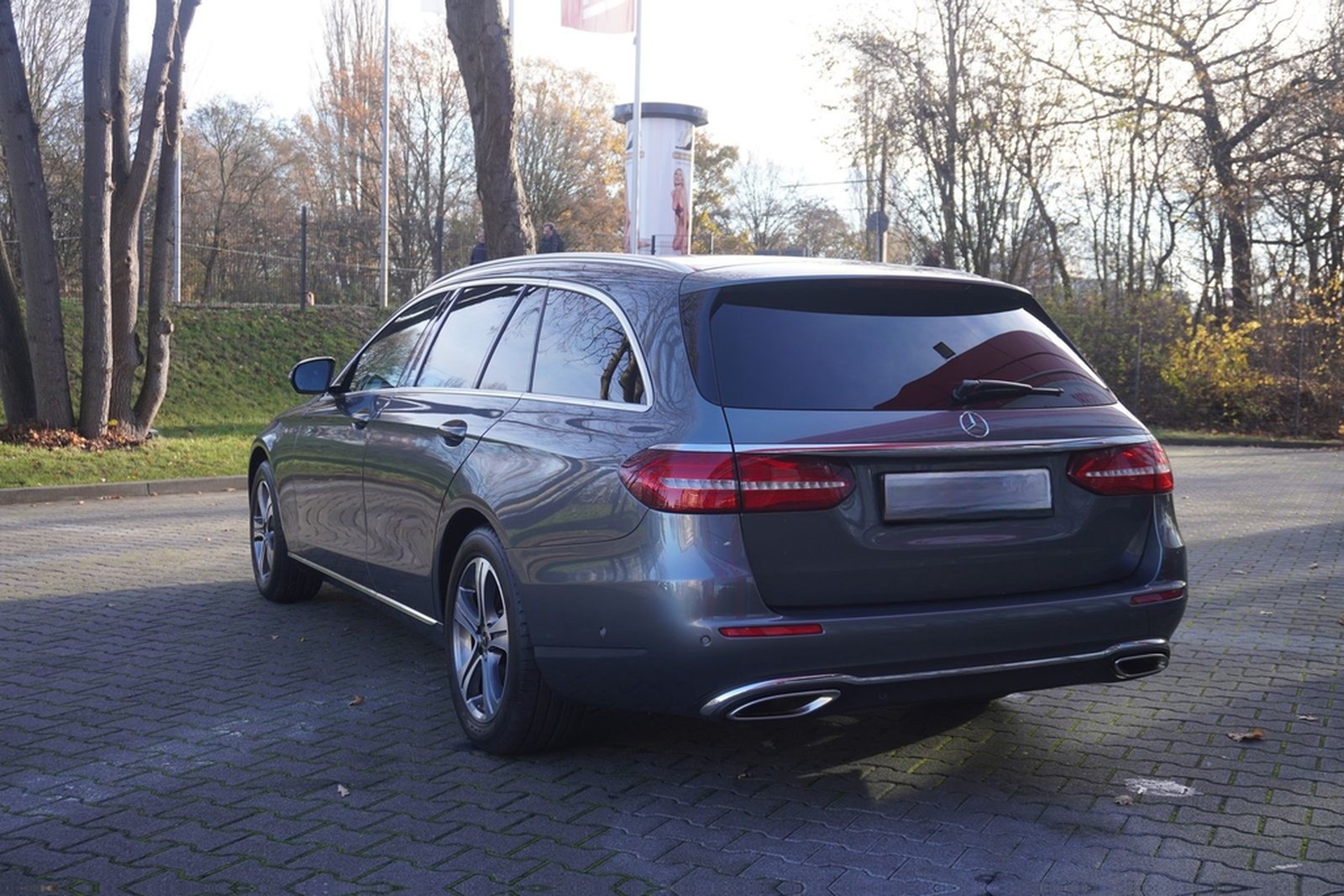 Mercedes-Benz E200 T-Modell LED 360° Navi Keyless-Go Tempomat foto 8