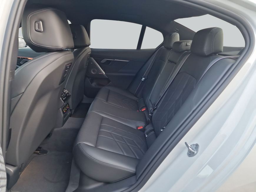 BMW 520d Aut. 145 kW, 4-türig (Diesel) foto 13