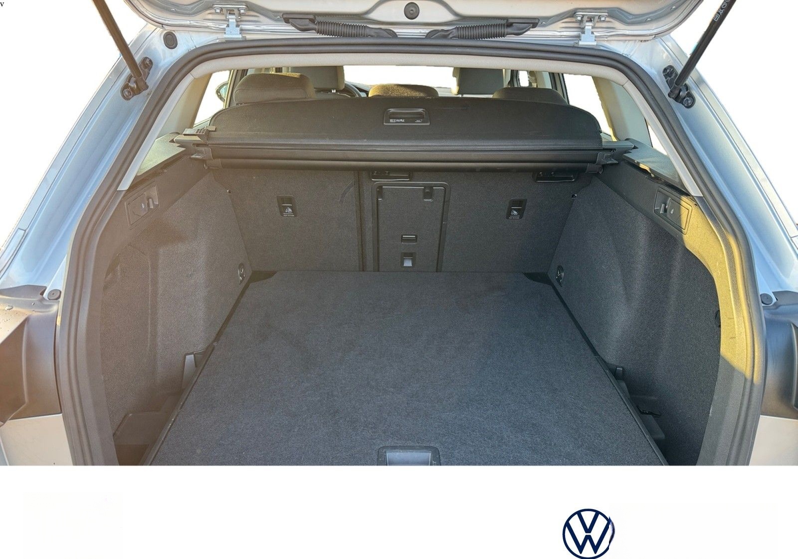 Volkswagen Golf Variant 1.5eTSI DSG Life LED+NAVI+ACC+PDC foto 17