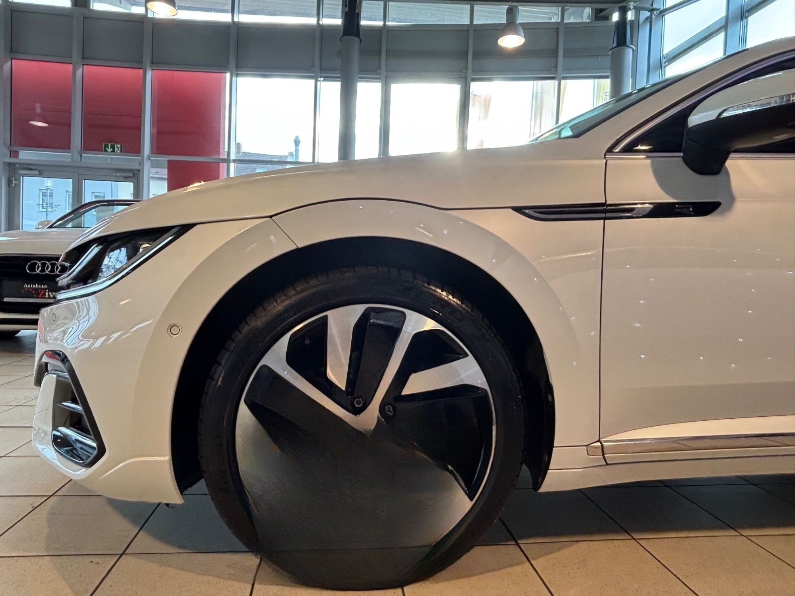 Volkswagen Arteon eHybrid R-LINE/VIRTUAL/AHK/MATRIX/DCC/360 foto 4
