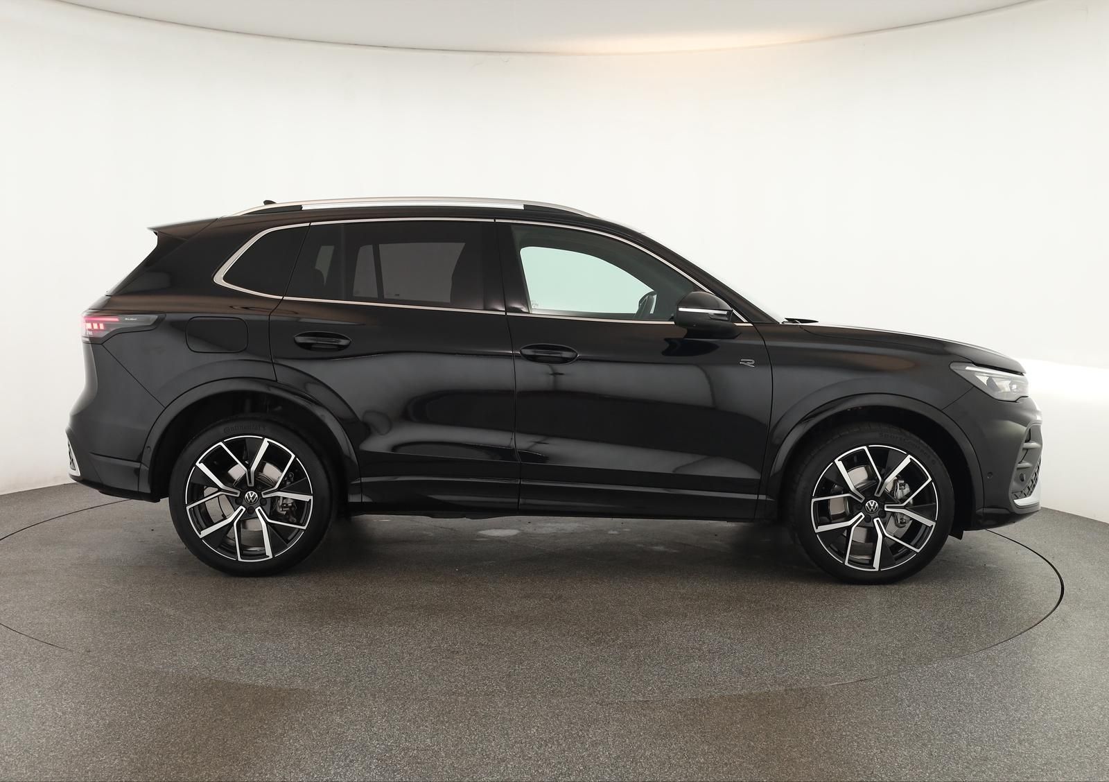 Volkswagen Tiguan 2.0 TSI DSG 4M R-Line IQ Pano Nav ACC 360 foto 6