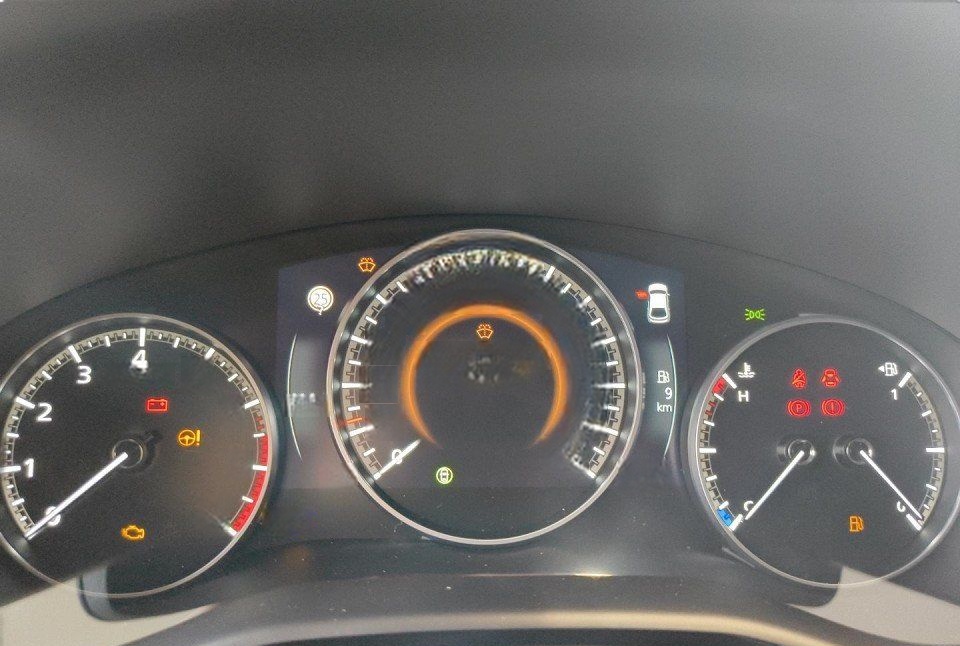 Mazda 3 2.5L e-SKYACTIV G 140ps foto 14