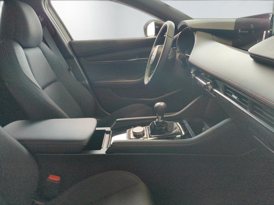 Mazda 3 2.5L e-SKYACTIV G 140ps foto 9