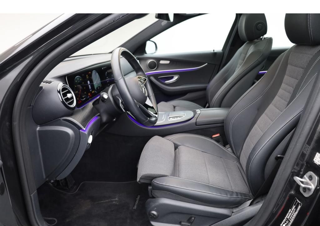 Mercedes-Benz E 300 e Lim Avantgarde Night Distr Widescreen foto 11