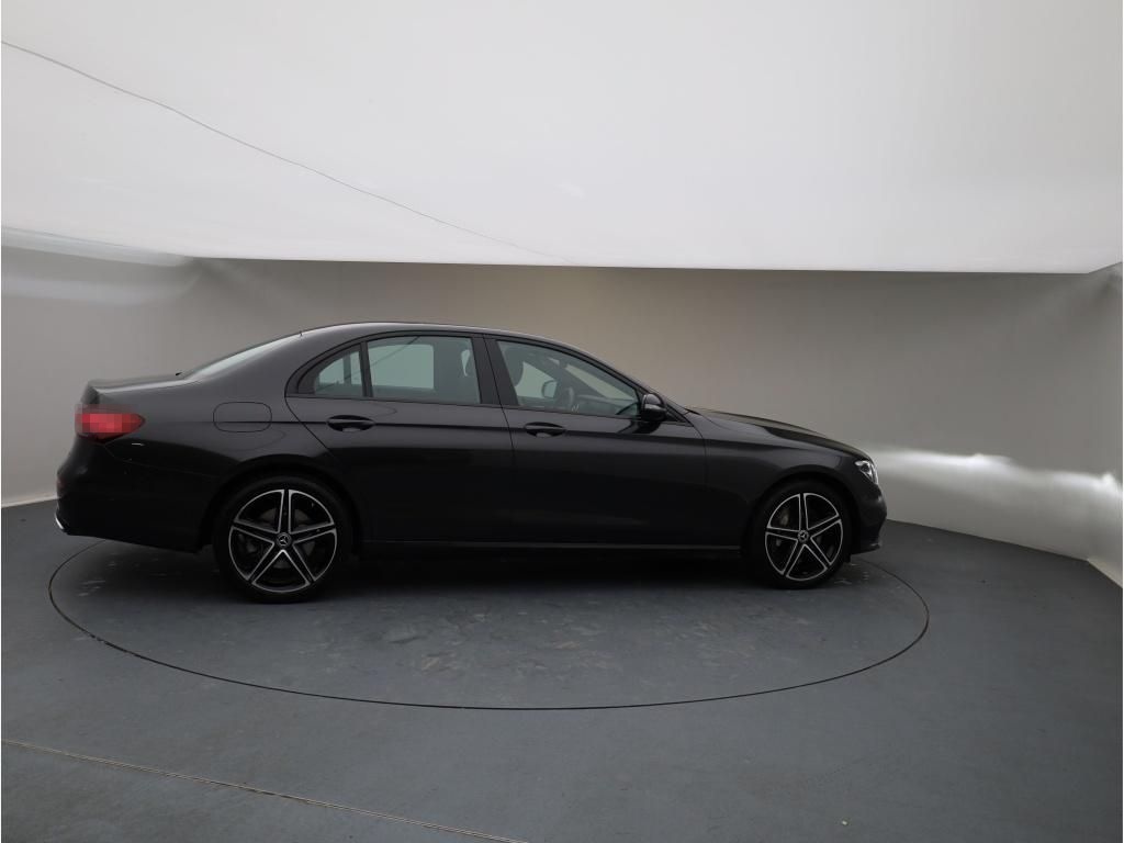 Mercedes-Benz E 300 e Lim Avantgarde Night Distr Widescreen foto 7