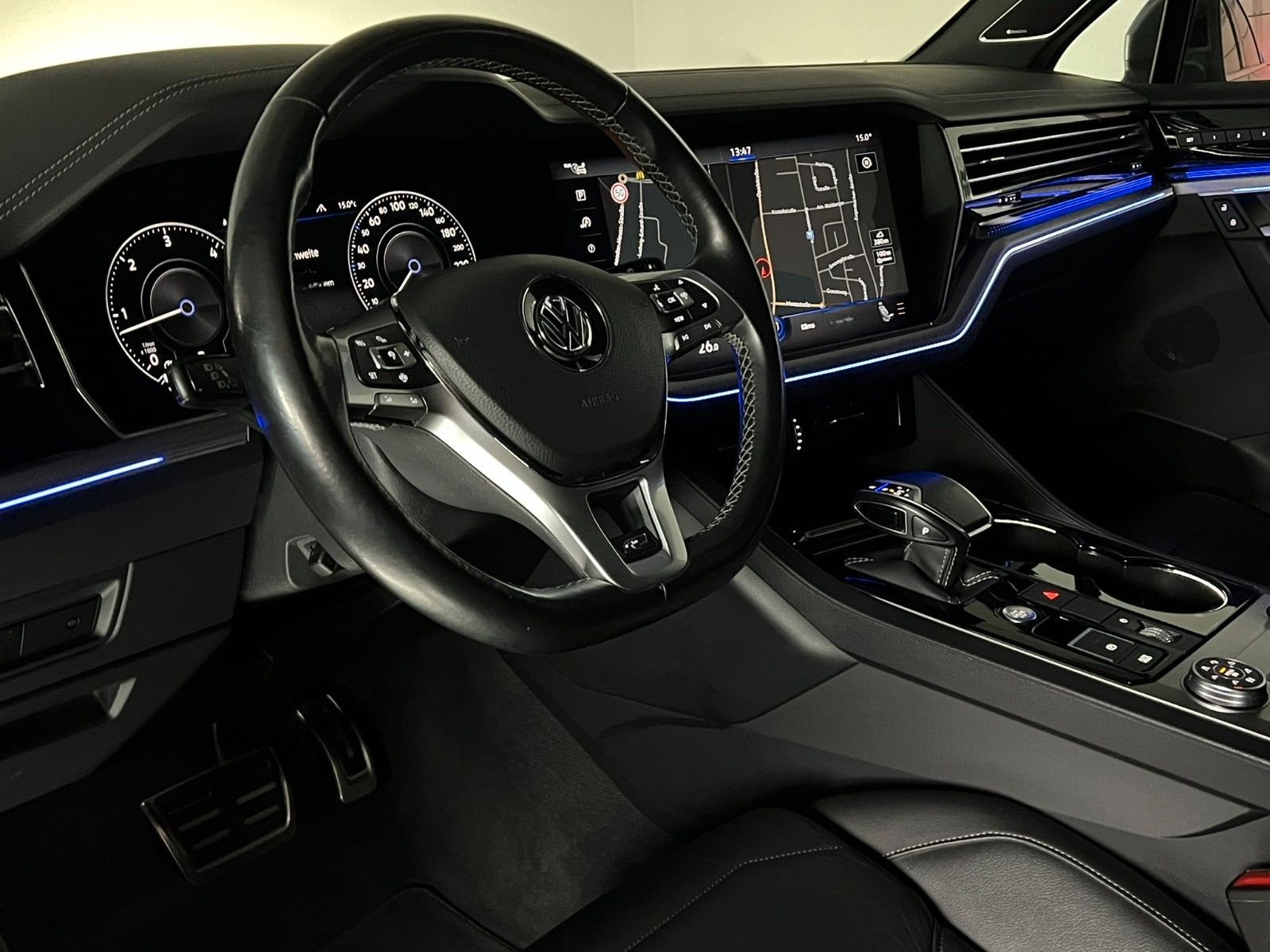 Volkswagen Touareg 4Motion R-LINE/MATRIX/AHK/INNOVISION/21* foto 2