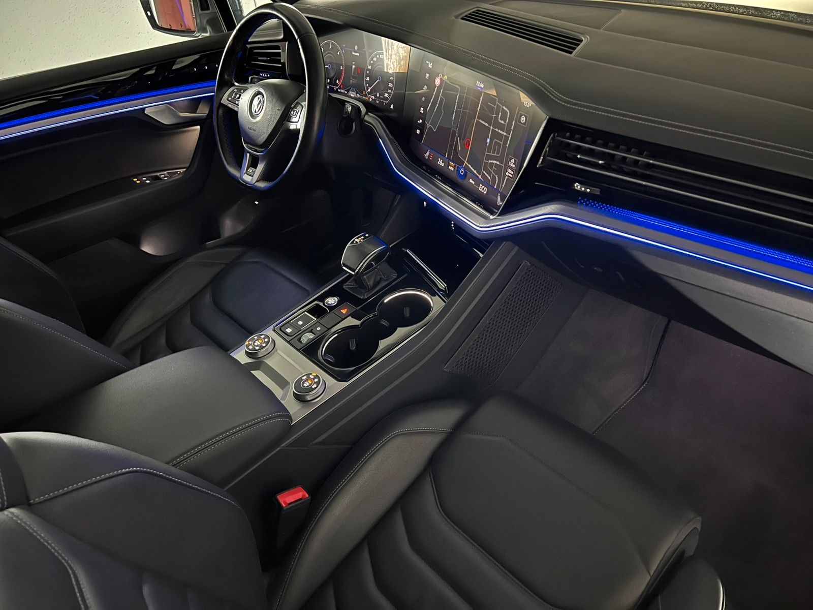 Volkswagen Touareg 4Motion R-LINE/MATRIX/AHK/INNOVISION/21* foto 3