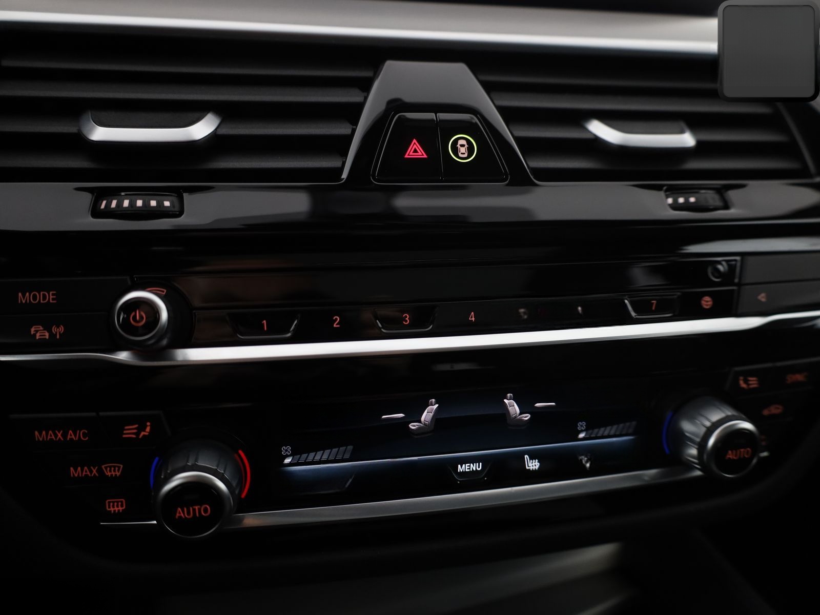 BMW 530 d T xDrive M SPORT SHADOW KAMERA,KEYLESS,AHK foto 23