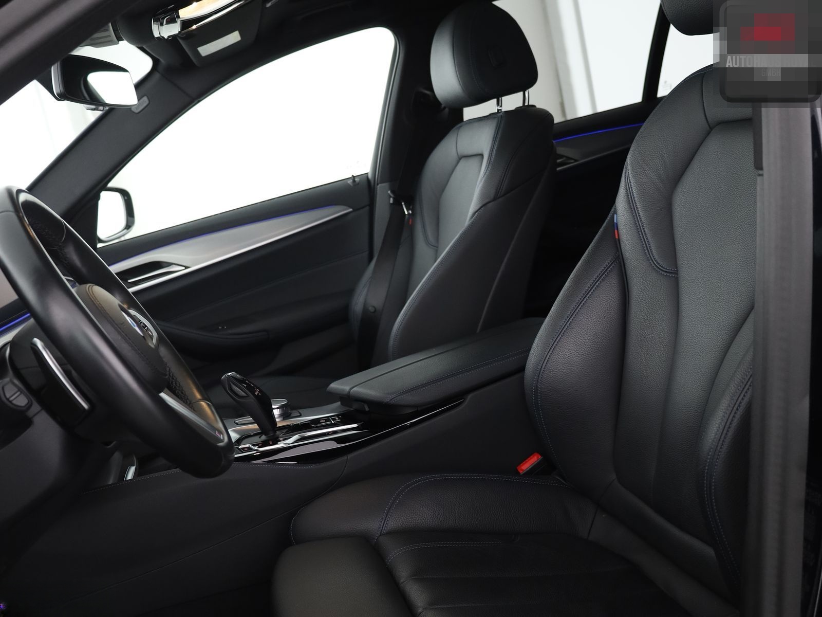 BMW 530 d T xDrive M SPORT SHADOW KAMERA,KEYLESS,AHK foto 10