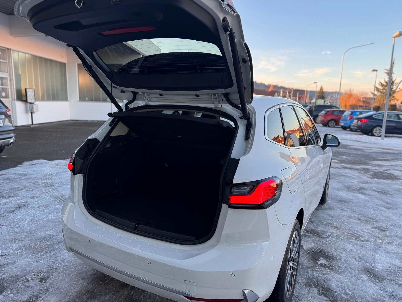 BMW 218 i Active Tourer Luxury Line KAMERA AHK LED foto 23