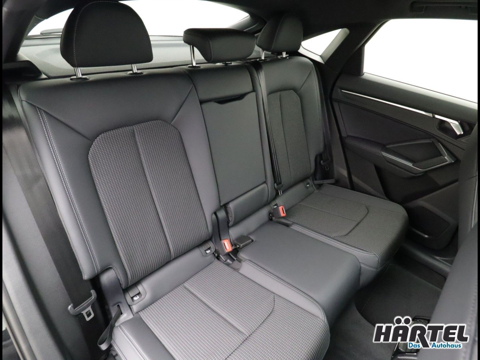 Audi Q3 SPORTBACK S-LINE 35 TDI S TRONIC (+EURO6) LED foto 8