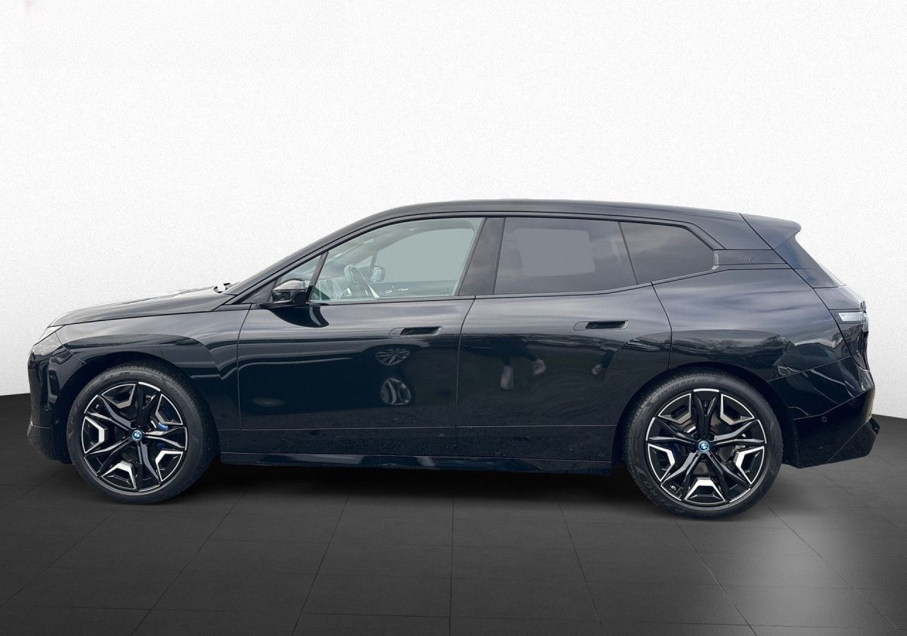 BMW iX xDrive40 DrAssPr AHK SkyLounge PaAssPr Harman foto 11