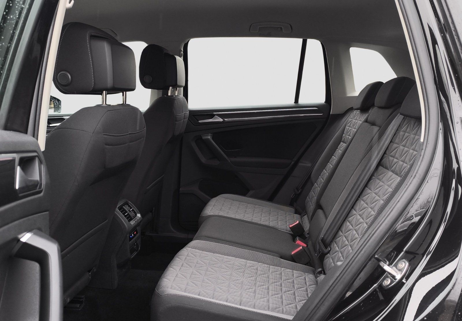 Volkswagen Tiguan 2.0 TDI DSG Life NAVI AHK RFK PDC ACC LED foto 17