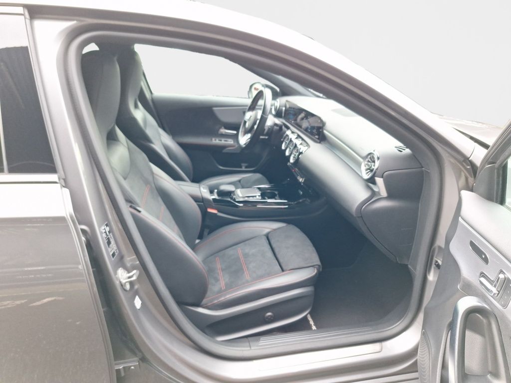 Mercedes-Benz AMG A 35 4M NIGHT Multibeam LED MBUX Prem foto 17