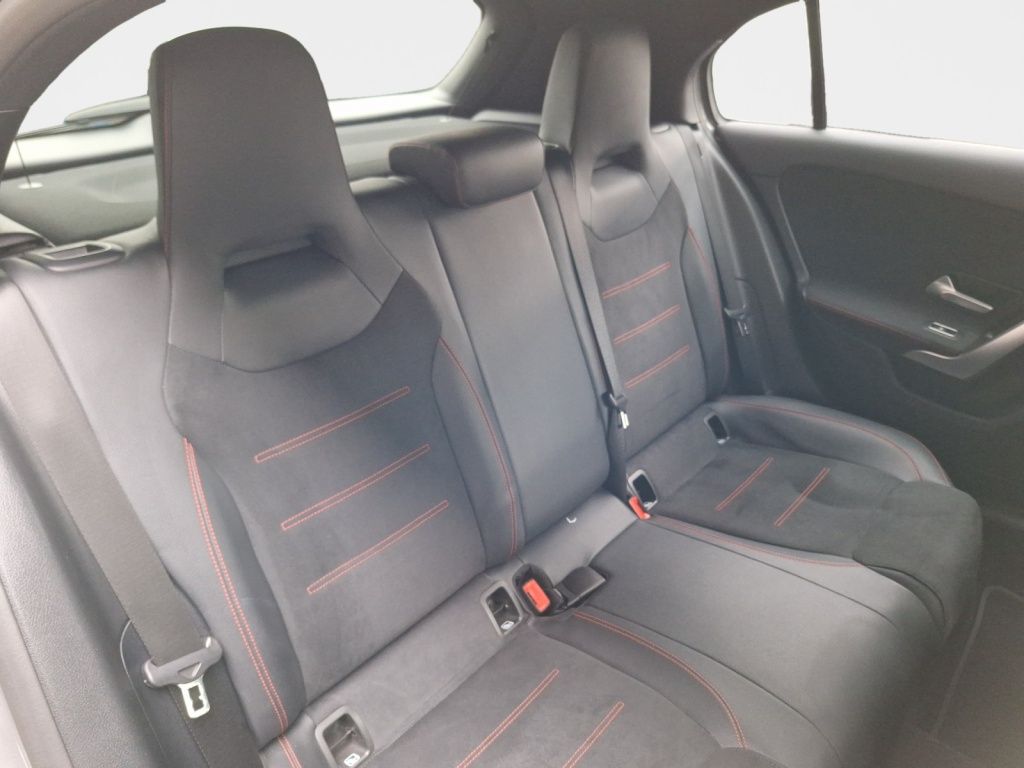 Mercedes-Benz AMG A 35 4M NIGHT Multibeam LED MBUX Prem foto 18