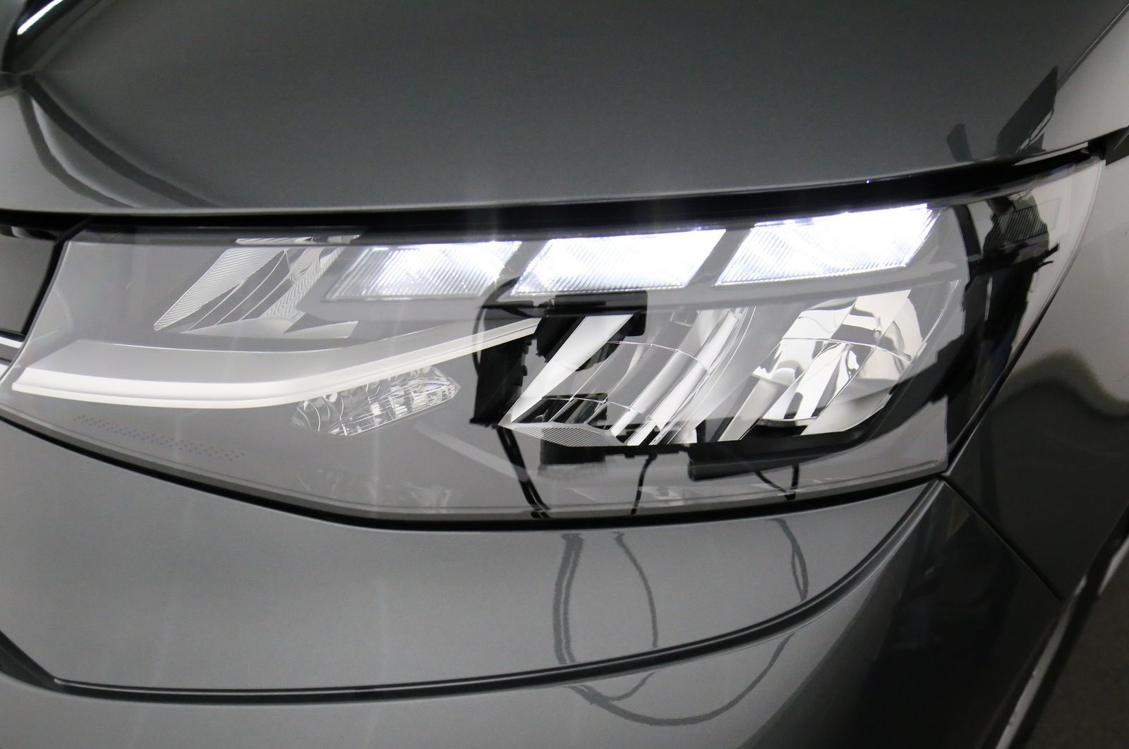 Volkswagen T7 Multivan kurz 2.0 TDI DSG Goal  LED Navi AHK  foto 19