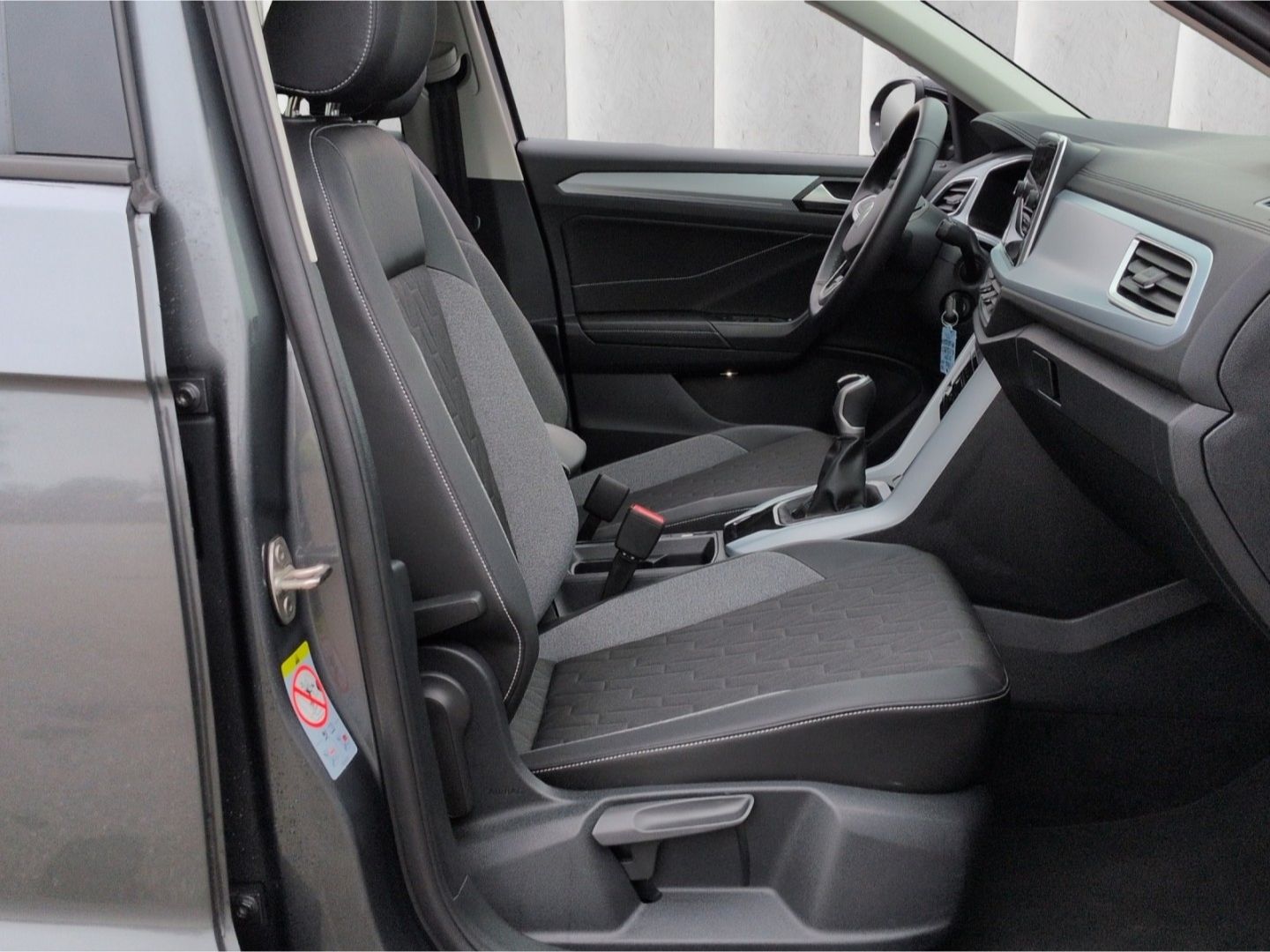 Volkswagen T-Roc GOAL TSI*ACC LED Navi SHZ digCockp VKZ-Erk foto 8