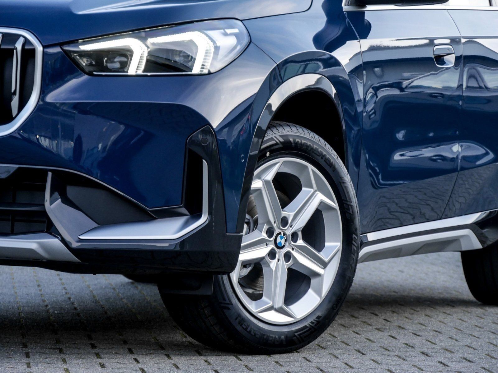 BMW X1 sDrive18i xLine AHK RFK NAVI LED PDC V+H LM foto 5