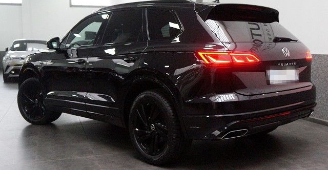 Volkswagen Touareg 3.0 V6 TDI 4M 2X R-Line Pano Leder  AHK foto 4